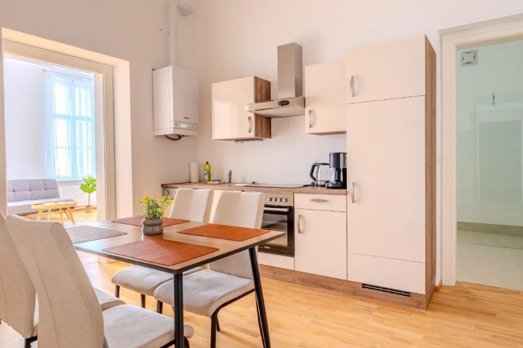 Deluxe Apartments Near The Center Krems an der Donau Exterior foto